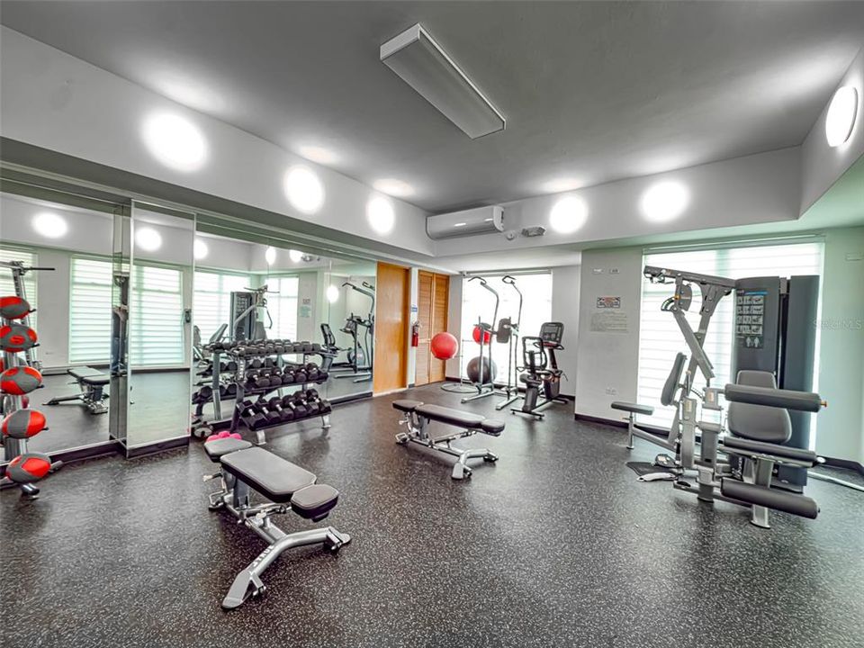 For Rent: $14,500 (4 beds, 3 baths, 5000 Square Feet)