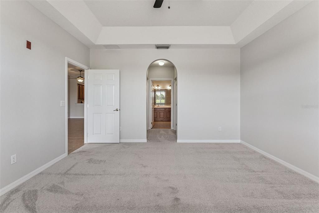 待售: $250,000 (2 贝兹, 2 浴室, 1330 平方英尺)