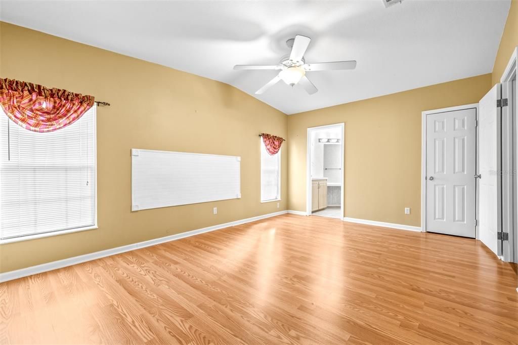 For Sale: $185,000 (2 beds, 2 baths, 1581 Square Feet)