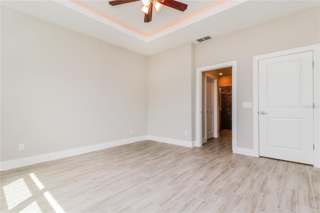 For Rent: $2,120 (4 beds, 2 baths, 1670 Square Feet)