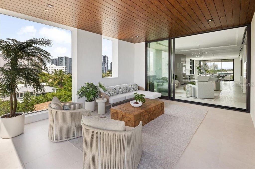 待售: $2,695,000 (3 贝兹, 3 浴室, 2439 平方英尺)