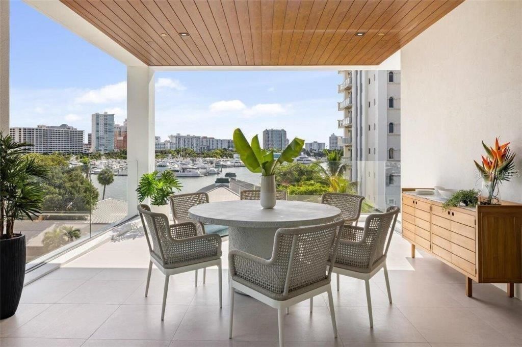 待售: $2,695,000 (3 贝兹, 3 浴室, 2439 平方英尺)