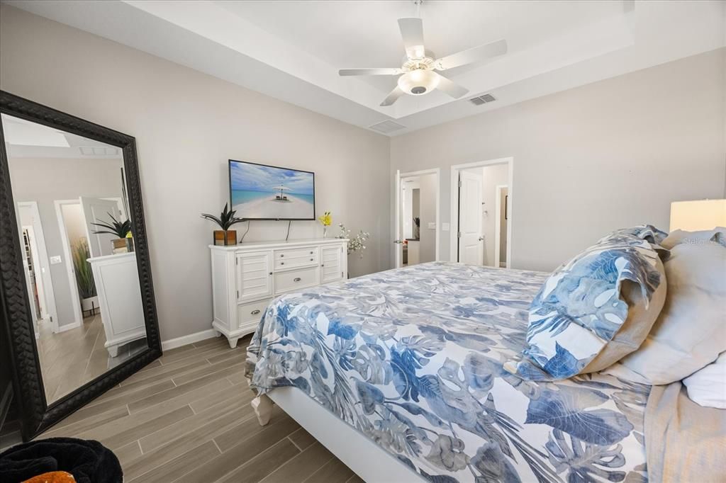 На продажу: $765,000 (4 спален, 2 ванн, 1916 Квадратных фут)