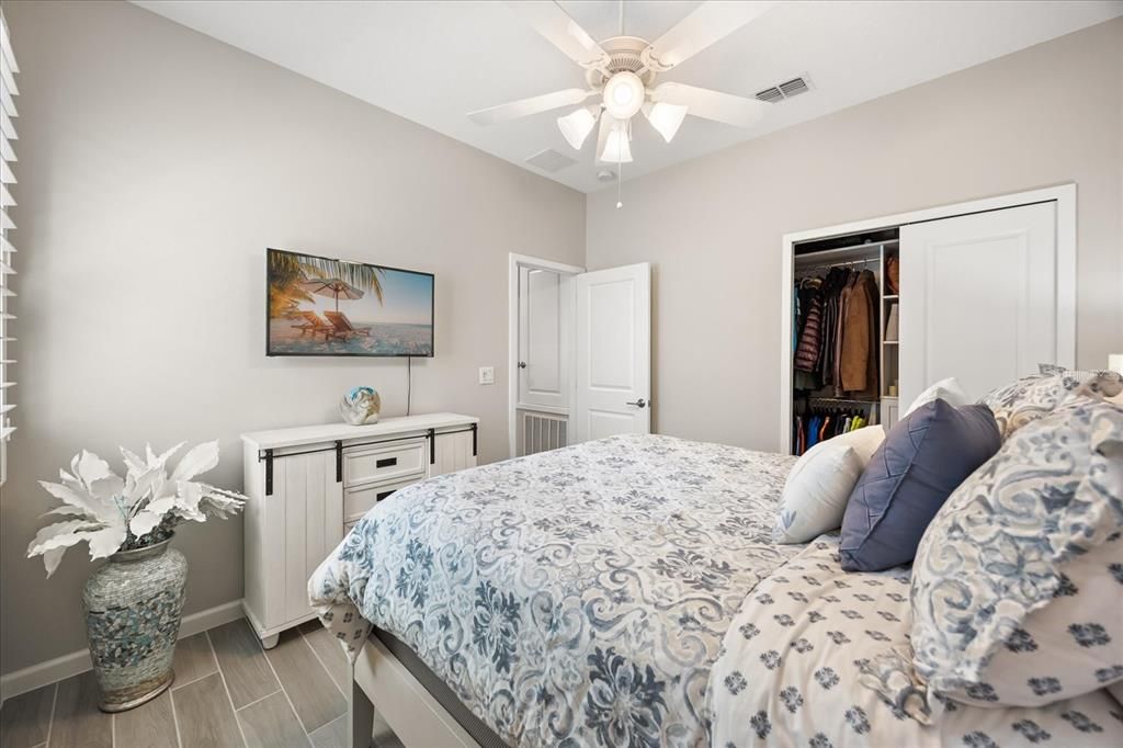 На продажу: $765,000 (4 спален, 2 ванн, 1916 Квадратных фут)