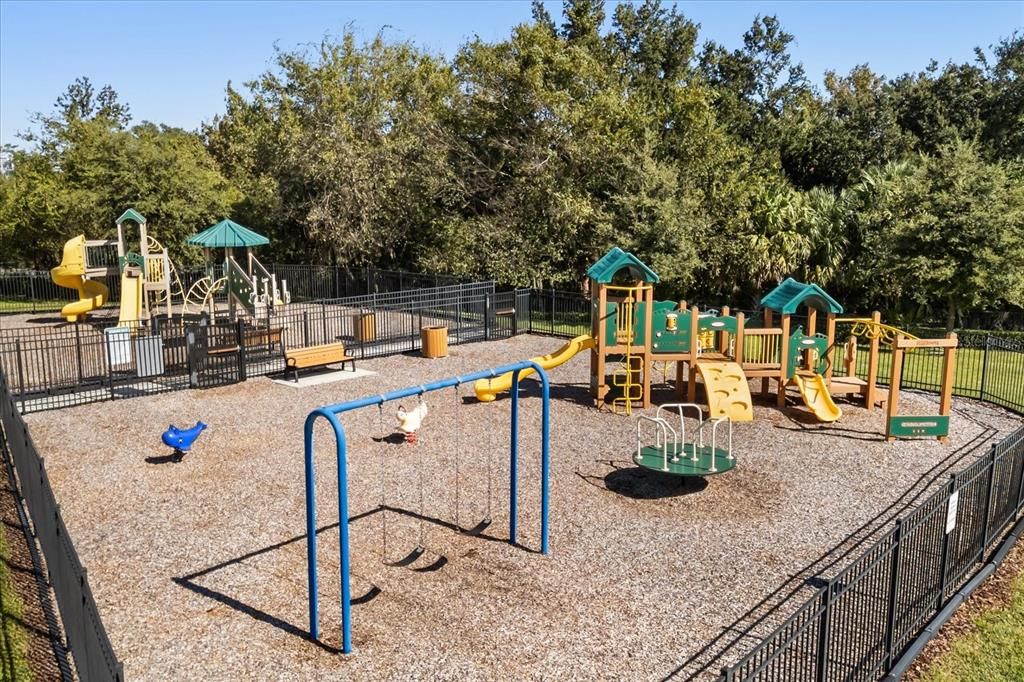 На продажу: $765,000 (4 спален, 2 ванн, 1916 Квадратных фут)