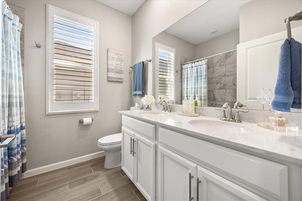 На продажу: $765,000 (4 спален, 2 ванн, 1916 Квадратных фут)