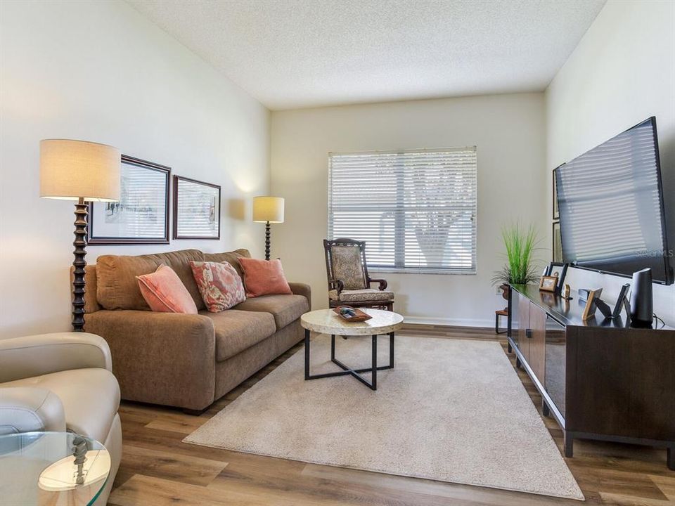 待售: $549,000 (3 贝兹, 2 浴室, 1959 平方英尺)