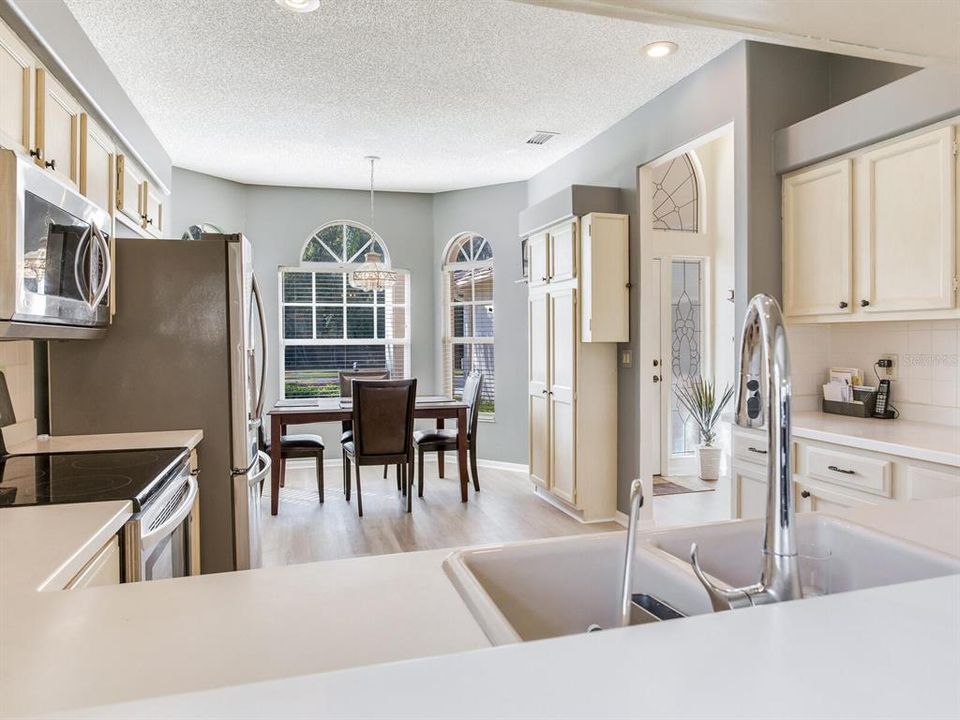 待售: $549,000 (3 贝兹, 2 浴室, 1959 平方英尺)