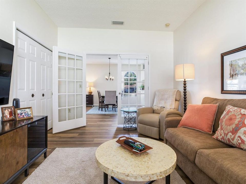 待售: $549,000 (3 贝兹, 2 浴室, 1959 平方英尺)