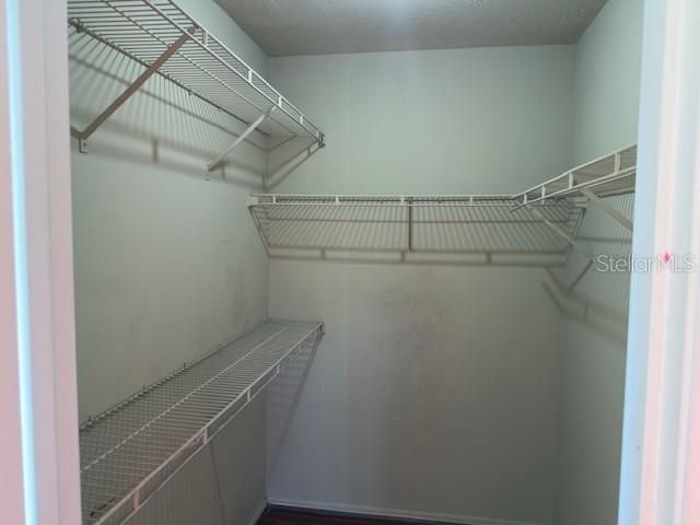 For Sale: $160,000 (2 beds, 2 baths, 962 Square Feet)