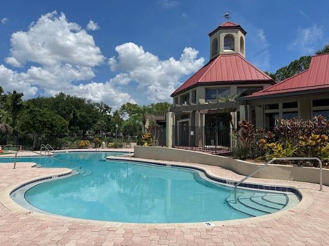 For Sale: $160,000 (2 beds, 2 baths, 962 Square Feet)