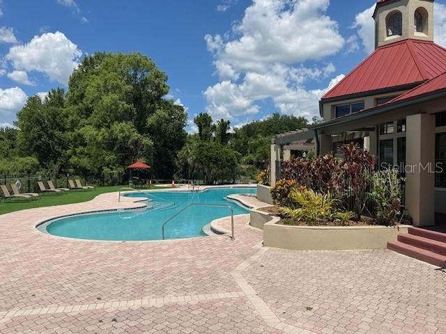 For Sale: $160,000 (2 beds, 2 baths, 962 Square Feet)