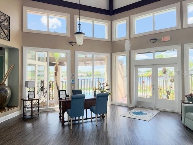 For Sale: $160,000 (2 beds, 2 baths, 962 Square Feet)