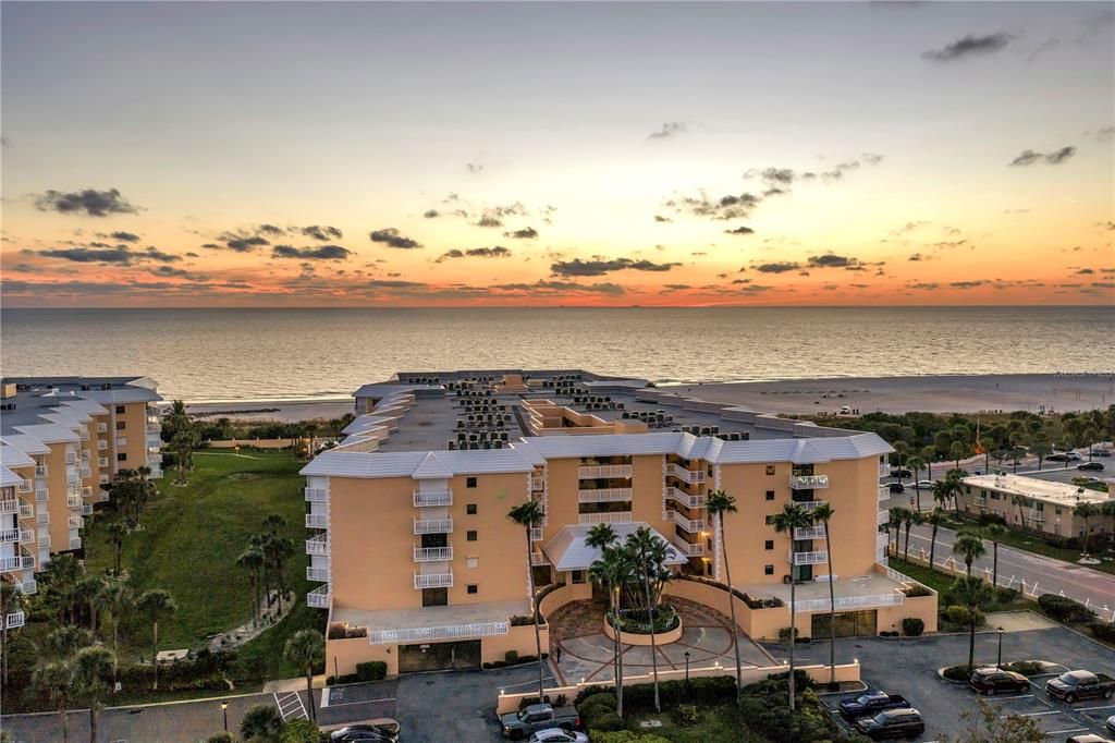 待售: $1,250,000 (2 贝兹, 2 浴室, 2070 平方英尺)