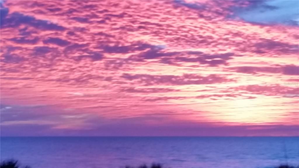 待售: $1,250,000 (2 贝兹, 2 浴室, 2070 平方英尺)