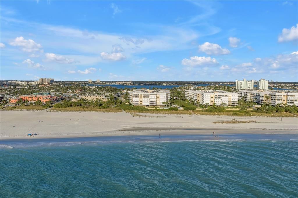 待售: $1,250,000 (2 贝兹, 2 浴室, 2070 平方英尺)