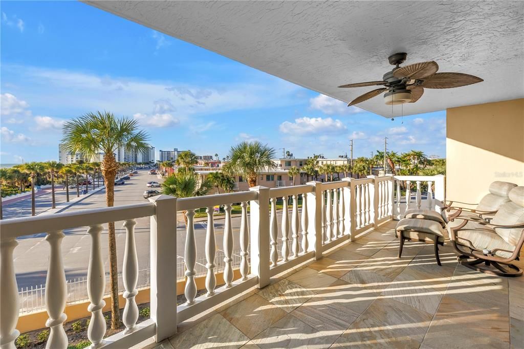 待售: $1,250,000 (2 贝兹, 2 浴室, 2070 平方英尺)