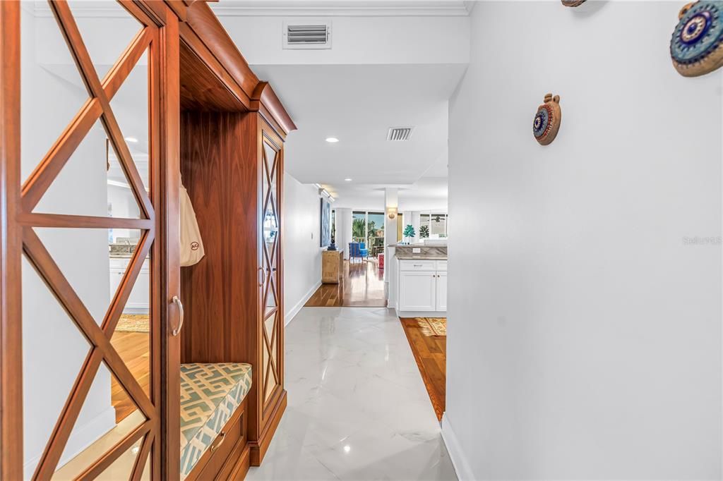 待售: $1,250,000 (2 贝兹, 2 浴室, 2070 平方英尺)