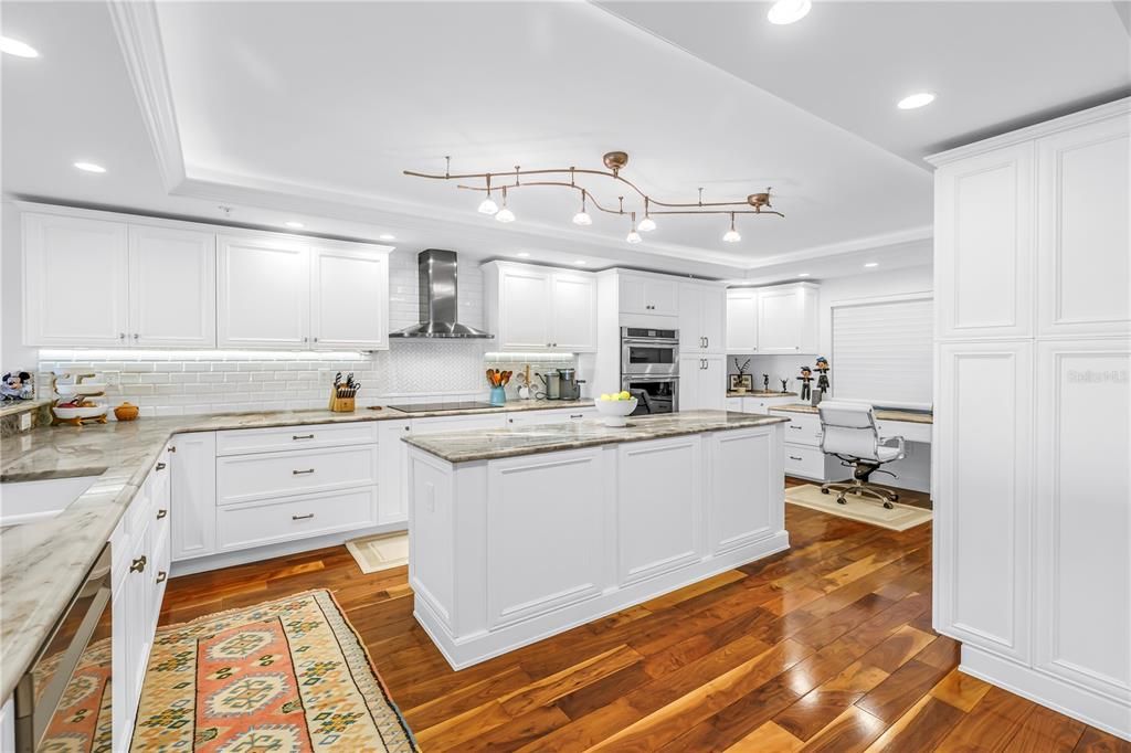 待售: $1,250,000 (2 贝兹, 2 浴室, 2070 平方英尺)