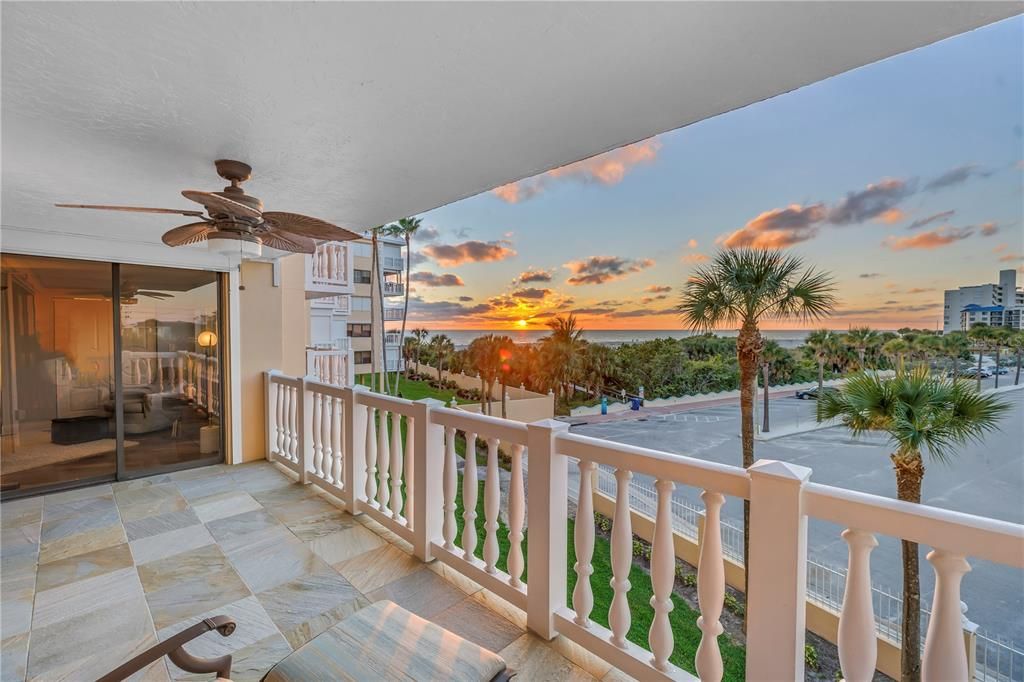 待售: $1,250,000 (2 贝兹, 2 浴室, 2070 平方英尺)