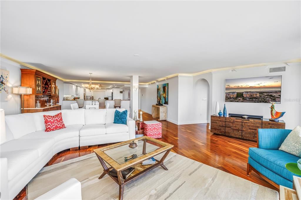 待售: $1,250,000 (2 贝兹, 2 浴室, 2070 平方英尺)