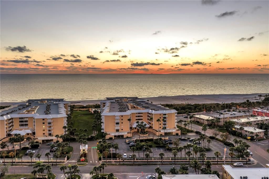 待售: $1,250,000 (2 贝兹, 2 浴室, 2070 平方英尺)