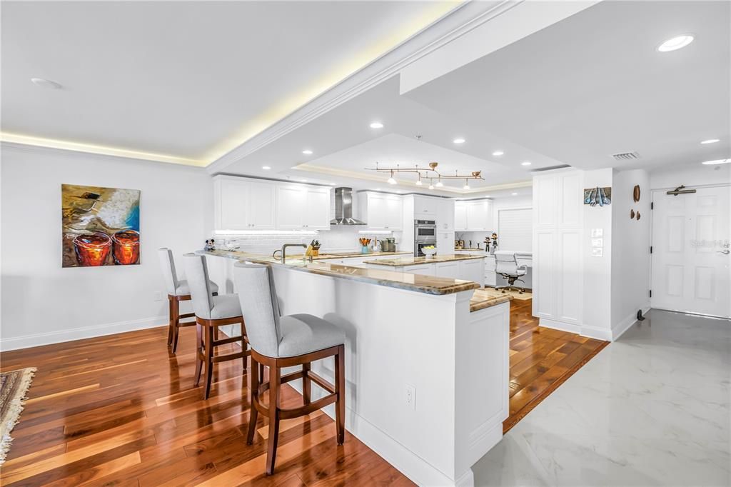 待售: $1,250,000 (2 贝兹, 2 浴室, 2070 平方英尺)