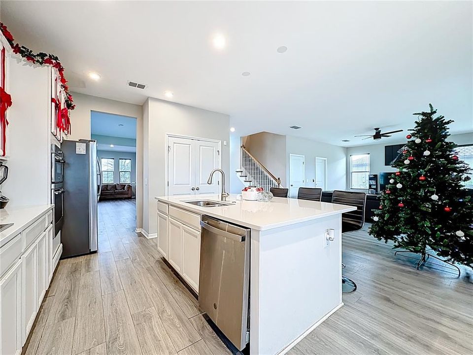 For Sale: $619,900 (5 beds, 4 baths, 3436 Square Feet)