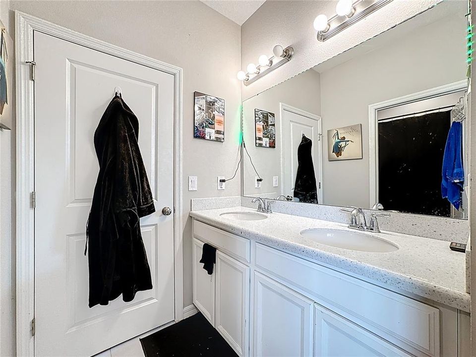 For Sale: $619,900 (5 beds, 4 baths, 3436 Square Feet)