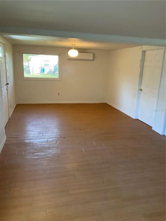 待售: $259,900 (3 贝兹, 1 浴室, 1745 平方英尺)