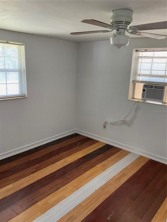 待售: $259,900 (3 贝兹, 1 浴室, 1745 平方英尺)