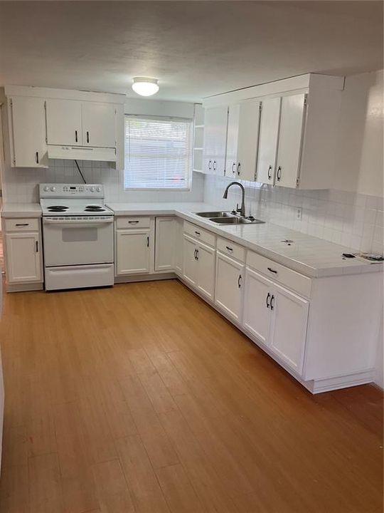 待售: $259,900 (3 贝兹, 1 浴室, 1745 平方英尺)