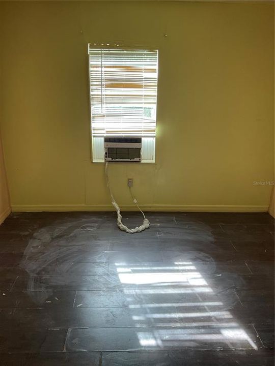 待售: $259,900 (3 贝兹, 1 浴室, 1745 平方英尺)