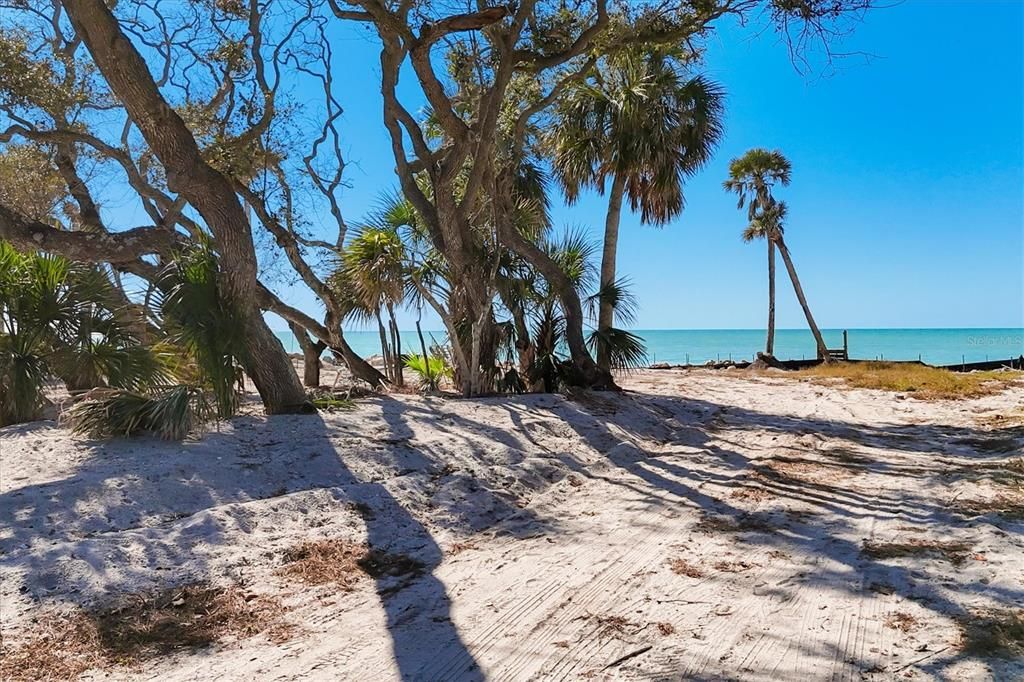 For Sale: $1,200,000 (0.44 acres)