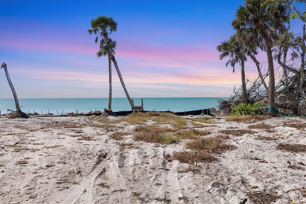 For Sale: $1,200,000 (0.44 acres)