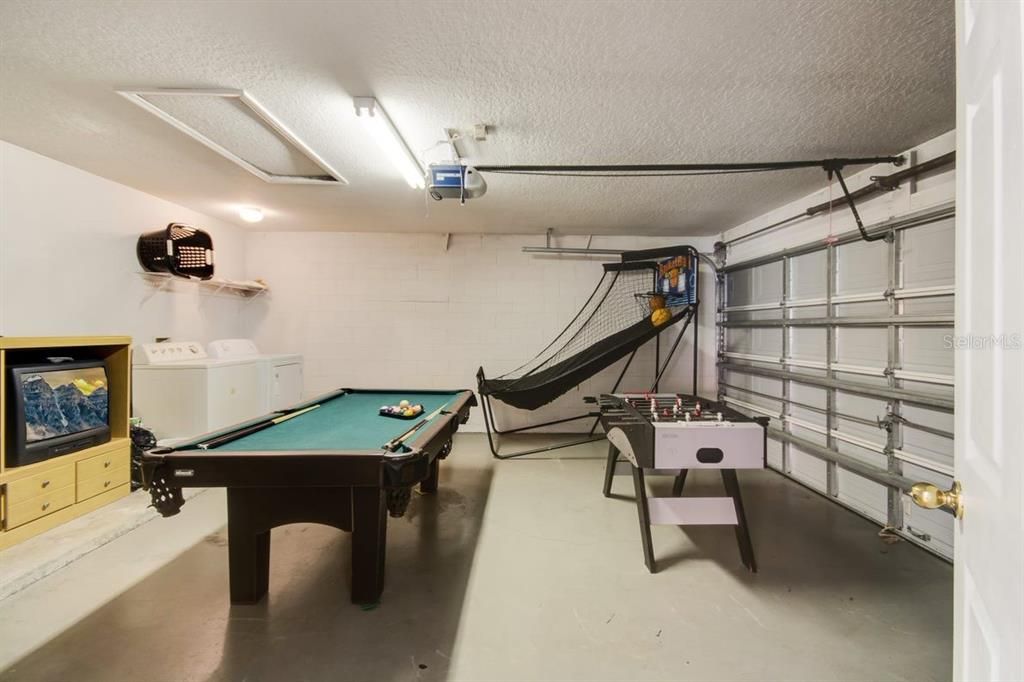 待售: $389,900 (4 贝兹, 2 浴室, 1940 平方英尺)