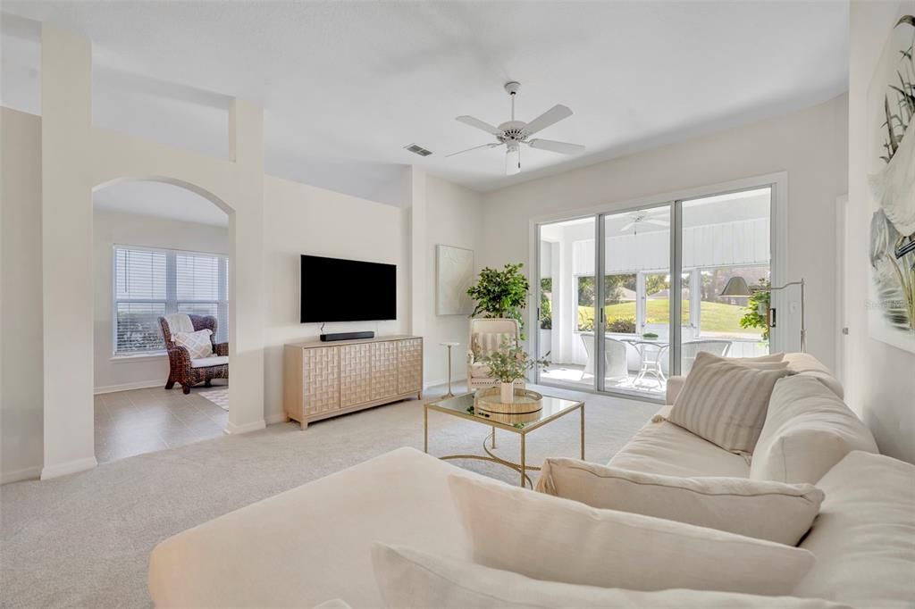 For Sale: $350,000 (2 beds, 2 baths, 1515 Square Feet)