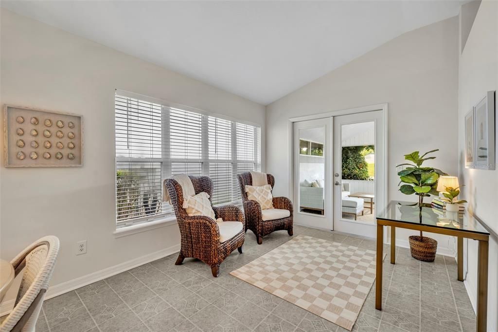 For Sale: $350,000 (2 beds, 2 baths, 1515 Square Feet)