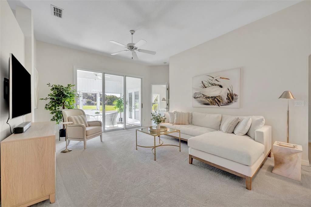 For Sale: $350,000 (2 beds, 2 baths, 1515 Square Feet)