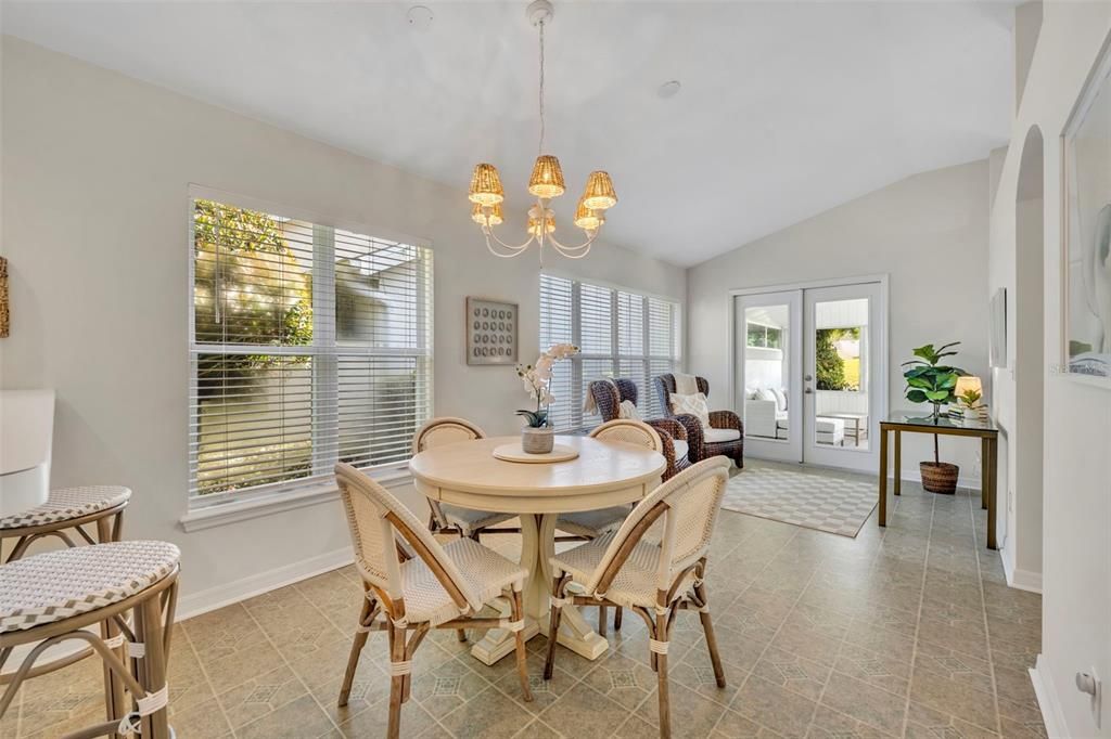 For Sale: $350,000 (2 beds, 2 baths, 1515 Square Feet)