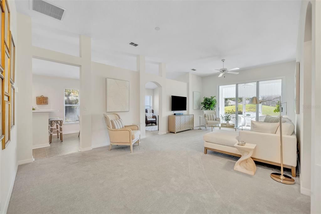 For Sale: $350,000 (2 beds, 2 baths, 1515 Square Feet)