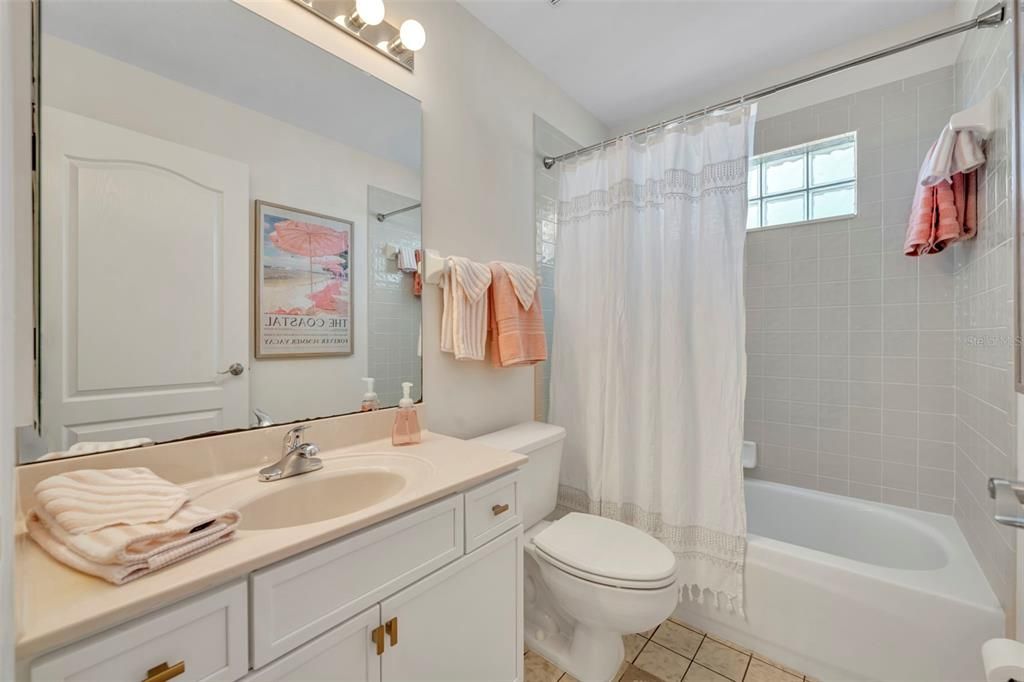 For Sale: $350,000 (2 beds, 2 baths, 1515 Square Feet)