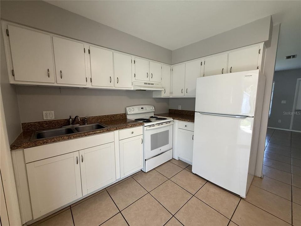For Rent: $1,500 (2 beds, 1 baths, 783 Square Feet)