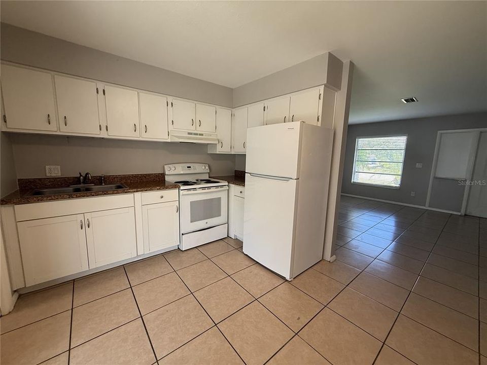 For Rent: $1,500 (2 beds, 1 baths, 783 Square Feet)