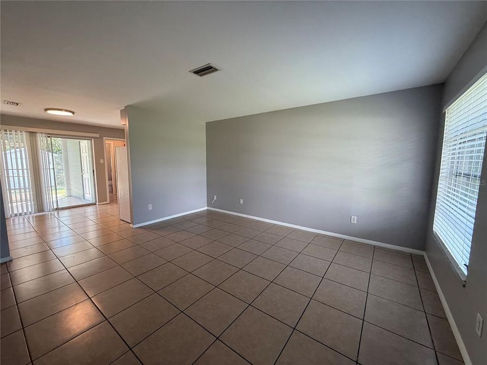 For Rent: $1,500 (2 beds, 1 baths, 783 Square Feet)