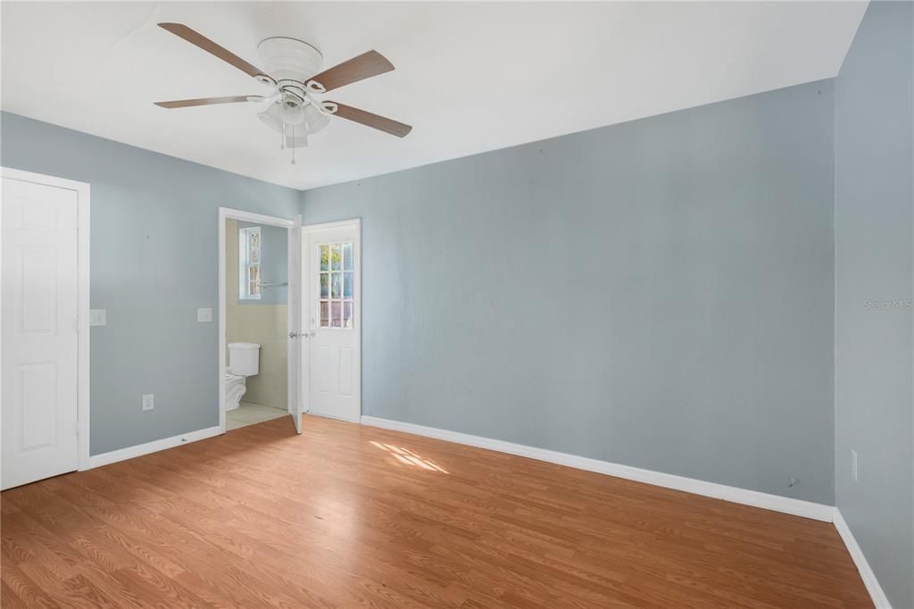 待售: $295,000 (3 贝兹, 2 浴室, 1128 平方英尺)