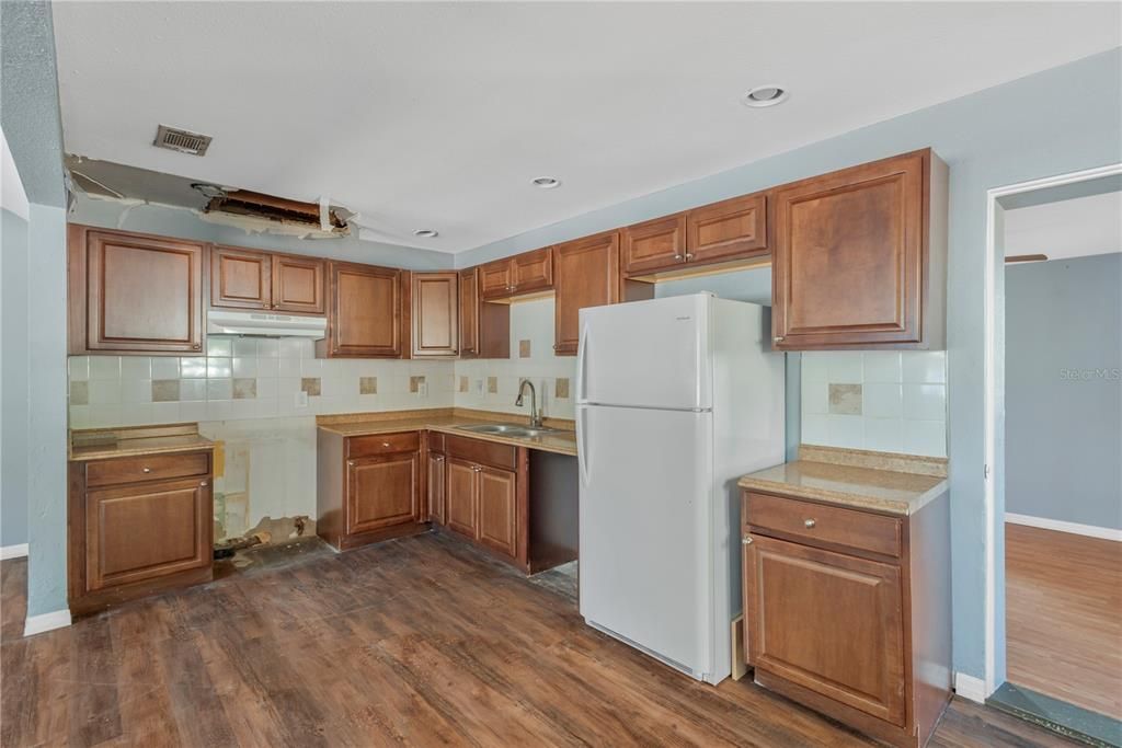 待售: $295,000 (3 贝兹, 2 浴室, 1128 平方英尺)