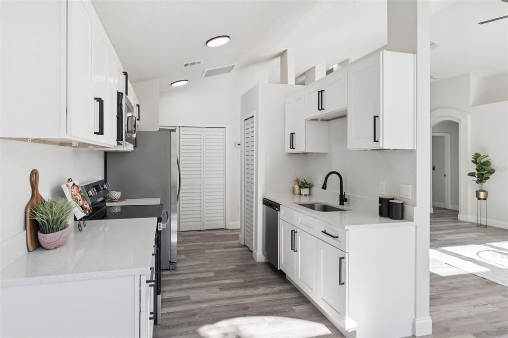 待售: $310,000 (3 贝兹, 2 浴室, 1652 平方英尺)