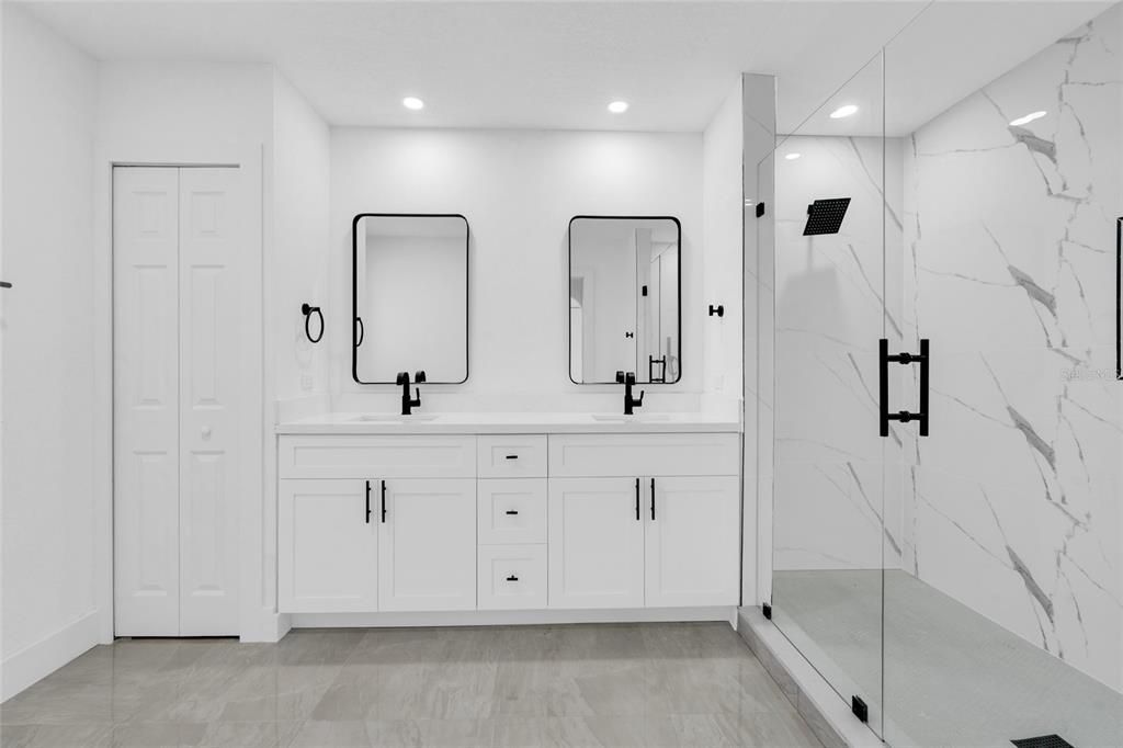 На продажу: $285,000 (3 спален, 2 ванн, 1806 Квадратных фут)