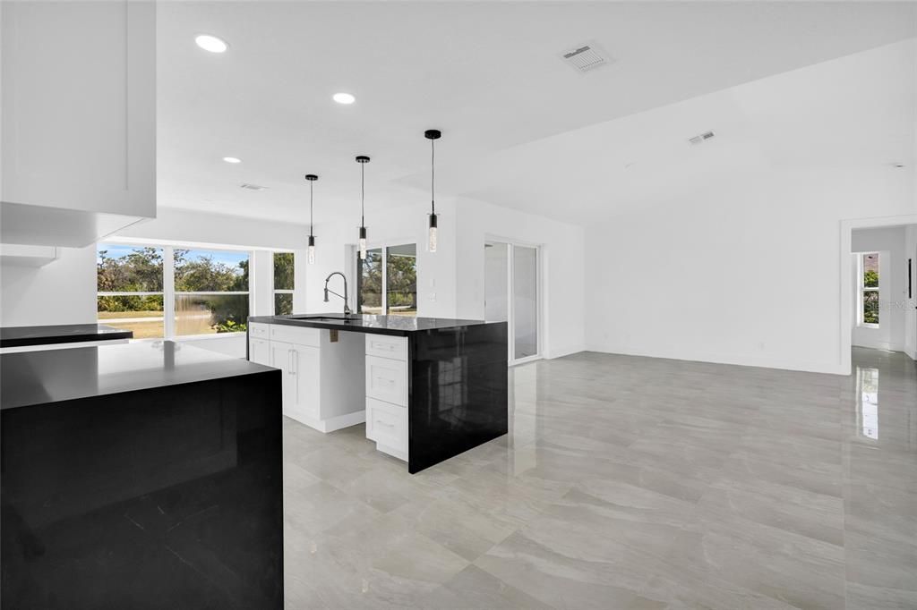 На продажу: $285,000 (3 спален, 2 ванн, 1806 Квадратных фут)